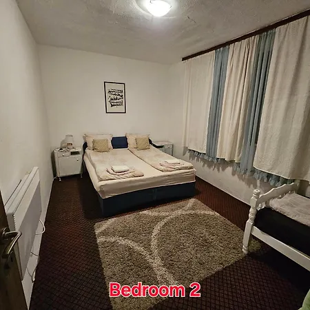 Apartment Hushida *